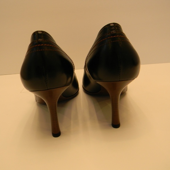 NEW RARE Chanel strapped leather pump 37.5 us 7.5 - Picture 5 of 8